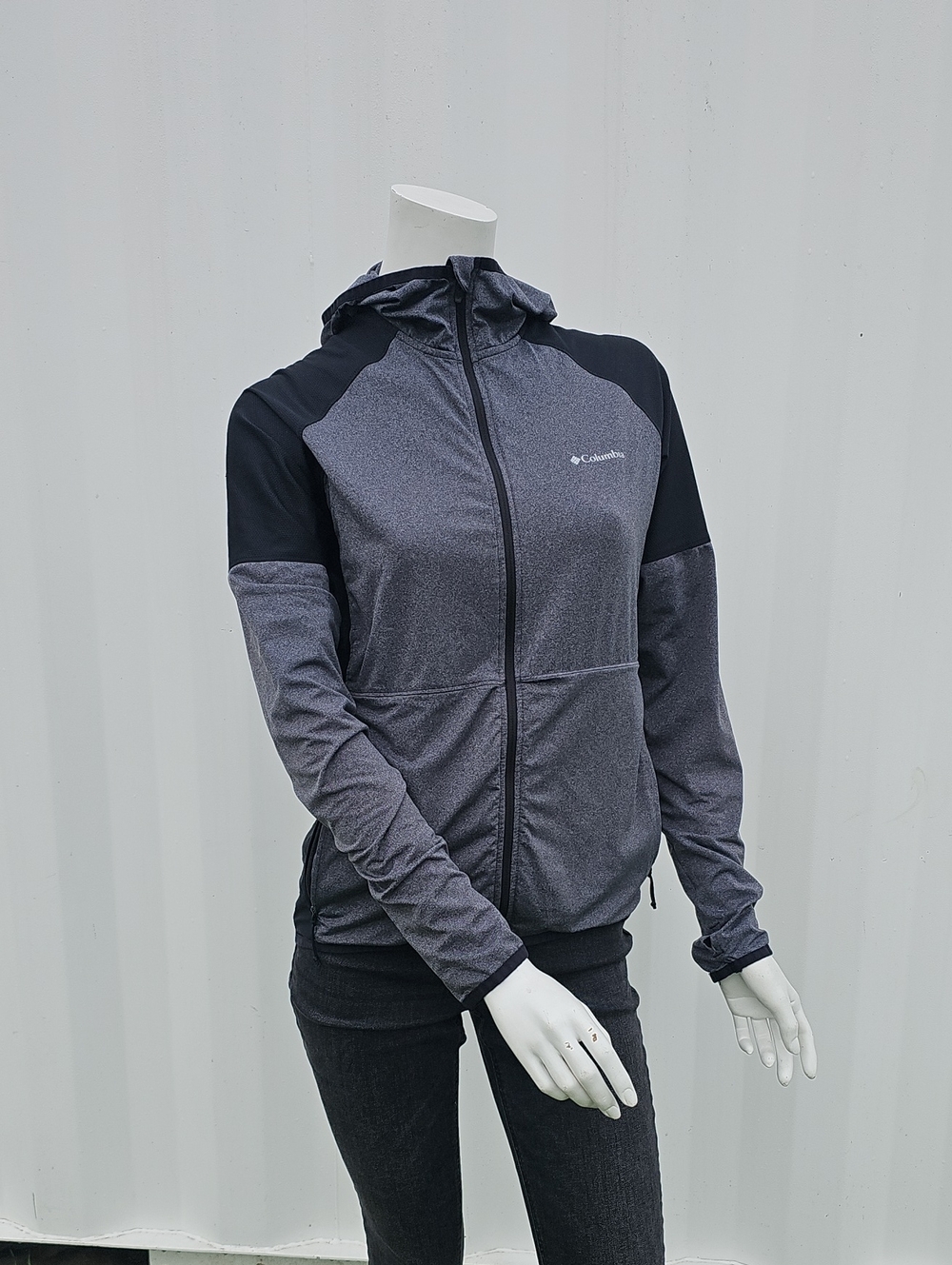 Columbia Women’s Medium Lightweight Full Zip Hooded Jacket Gray